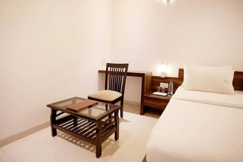 Hotel Shree Sai Dhan
