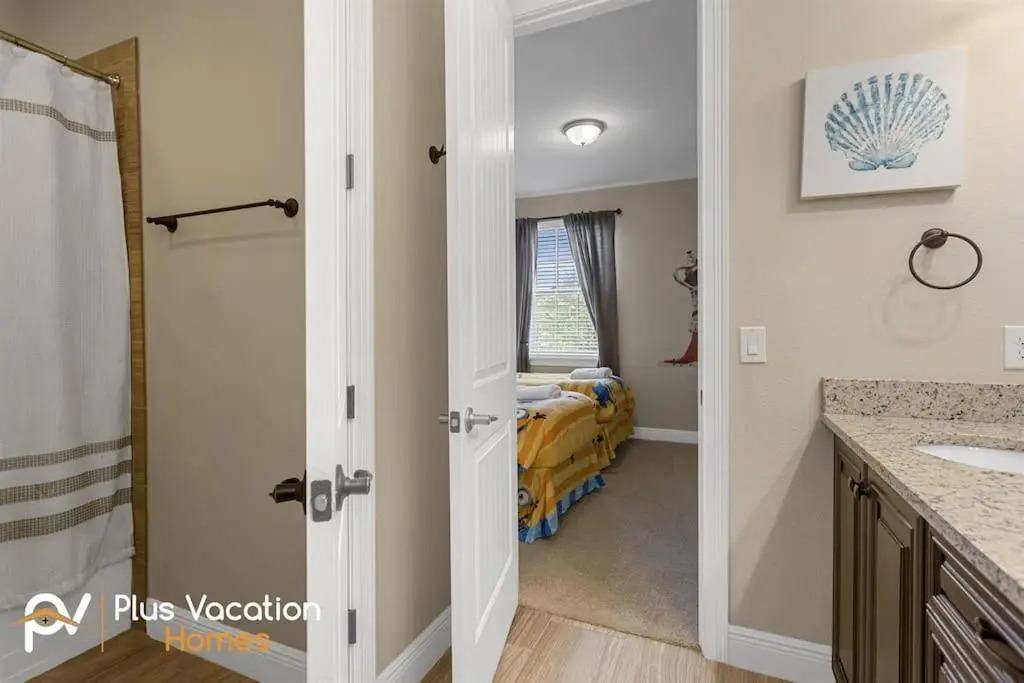 25% Off 8BR Home. PoolSpaMovie Game Rooms
