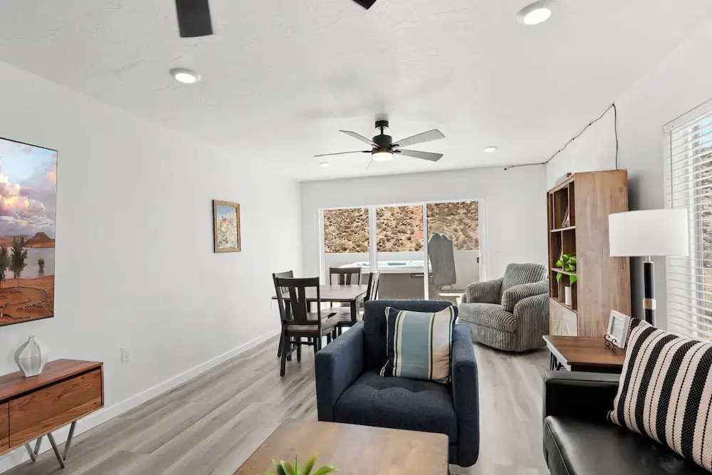 Touch of Class Stunning 5 Bdr!