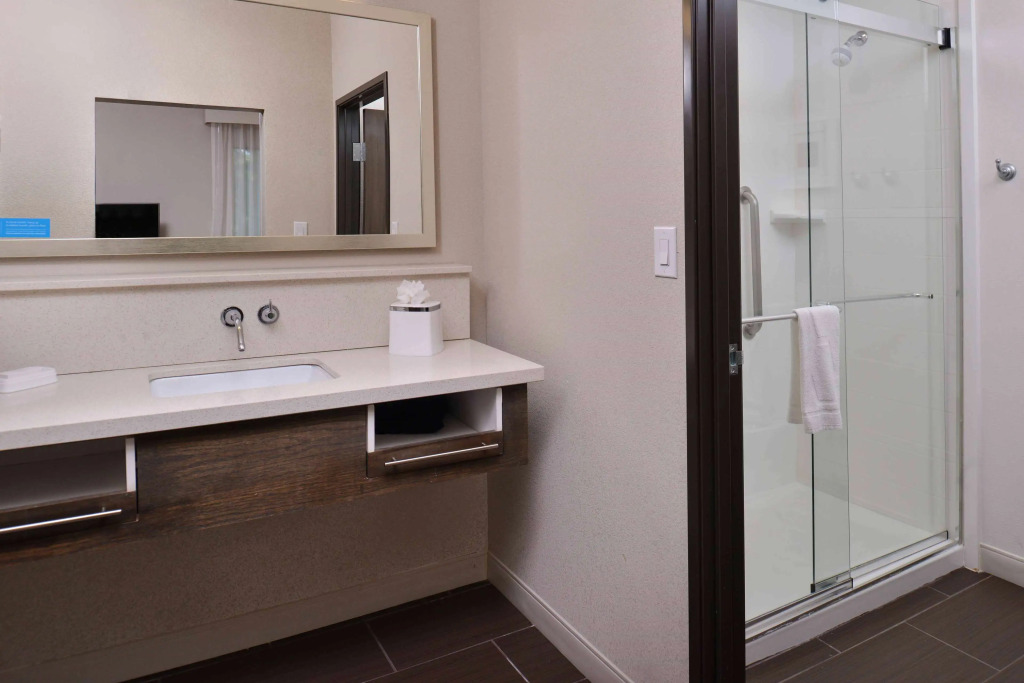 Hampton Inn & Suites Dallas Market Center