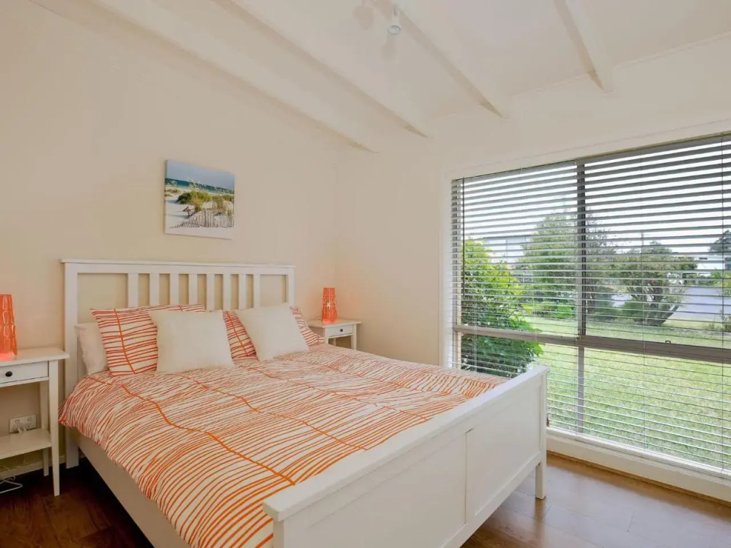 The Deckhouse I Pet Friendly I 2 Mins to Beach