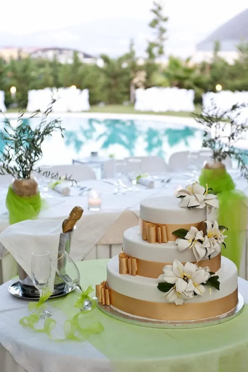 Parnis Palace Hotel