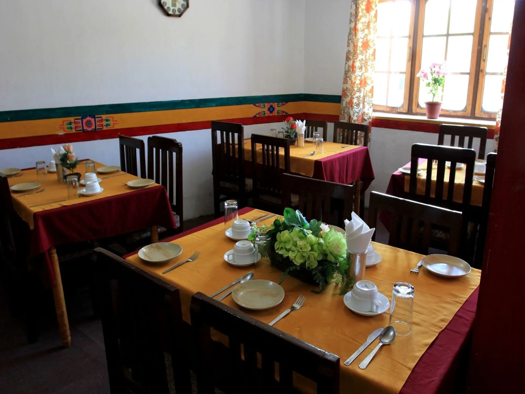 Hotel Mahay Palace