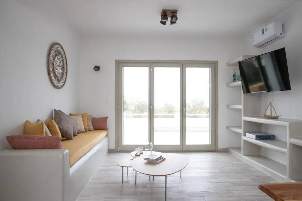 Plaka Villas Naxos Sofia sleeps 7