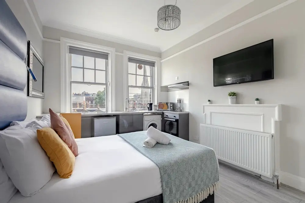 Apts in the Heart of High st Kensington
