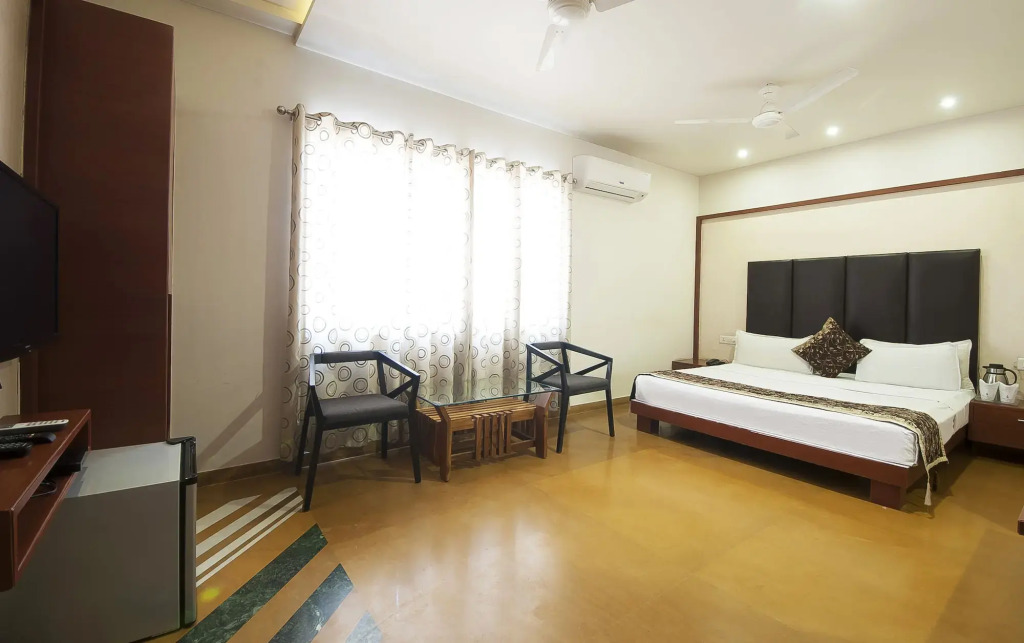Uddhav Vilas A Family Hotel