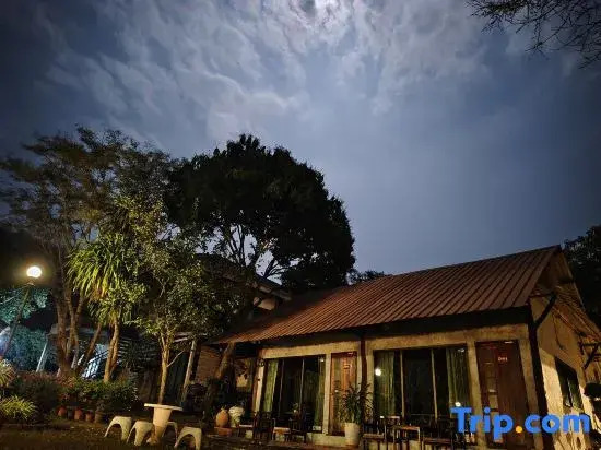 Phakphing Erawan Homestay - พักพิง เอราวัณ โฮมสเตย์