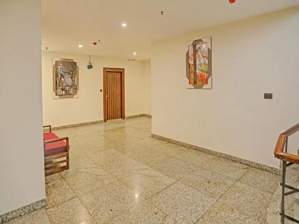 Hotel Noida Grand 58
