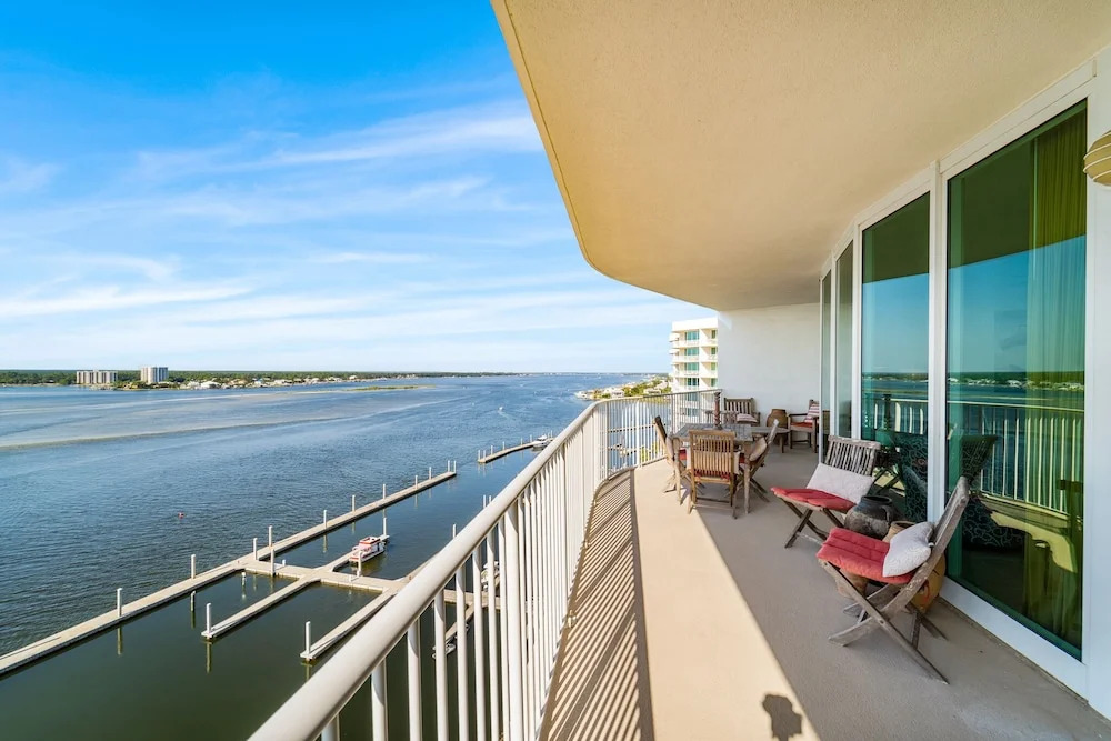 Three Bedroom With Bay Views Unit - Crb1105
