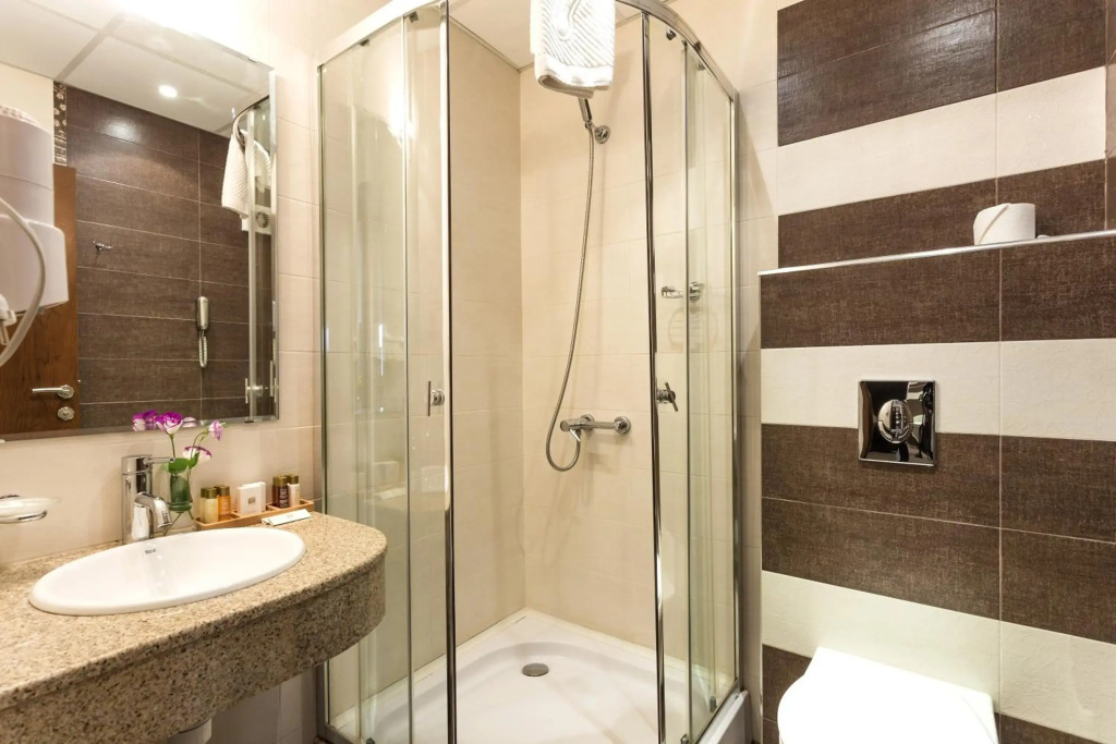 City Avenue Hotel