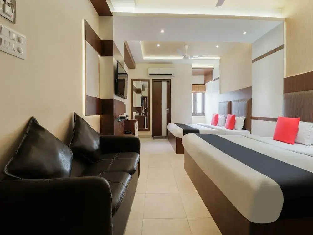Royal Cottage by OYO Rooms