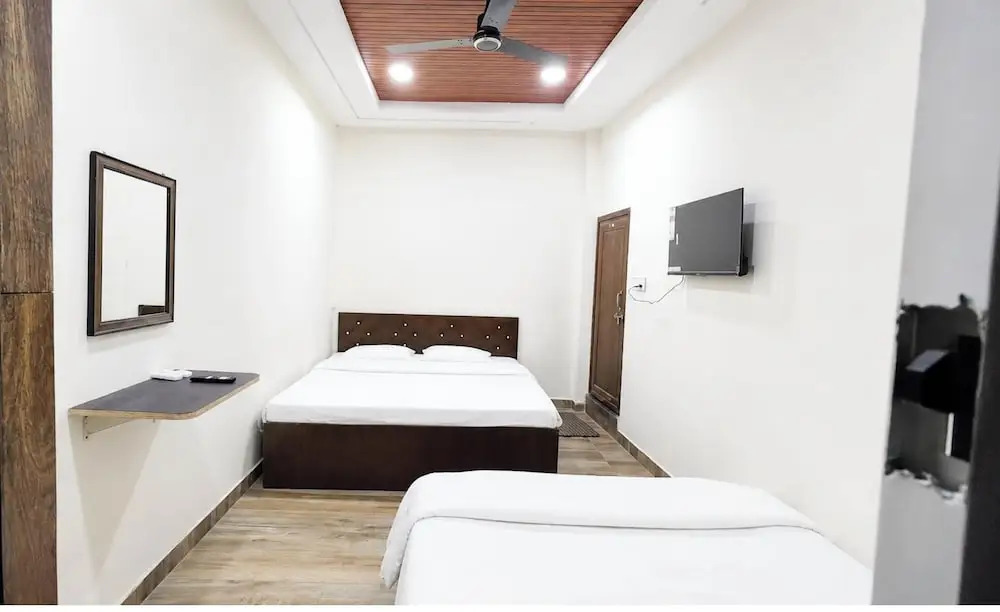 Hotel N Comfort Near Jyotirlinga Temple