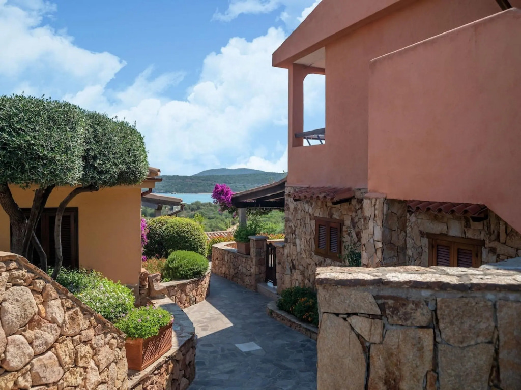 Serene Apartment in Marinella Near Beach