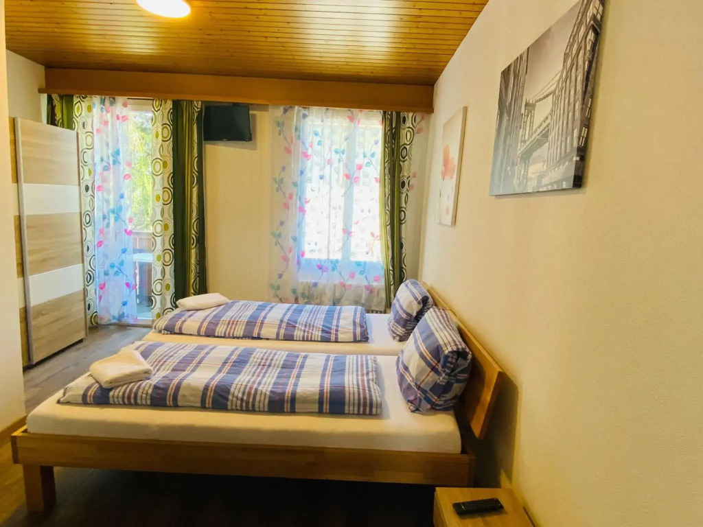 HOTEL CHRISTINA