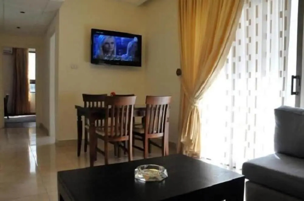 Golden Palace Hotel Apartments