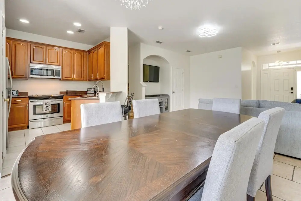 Pool, Hot Tub & Theatre Access: Kissimmee Gem