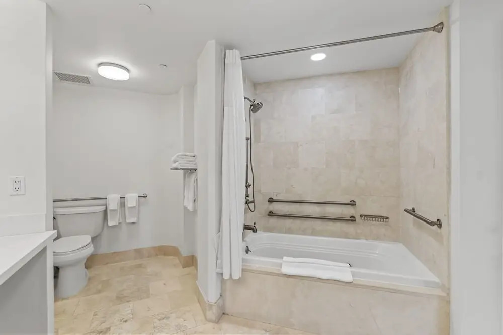Luxury apt with Bay View at Miami Beach