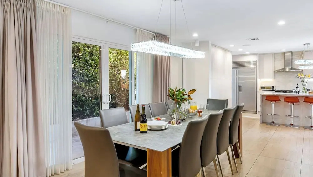 LA Hillside Retreat w/ Pool, Views, Fire Pit & Outdoor Lounging Casa Bellagio by Avantstay