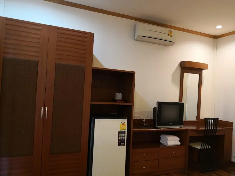 Baan Worachan Hotel
