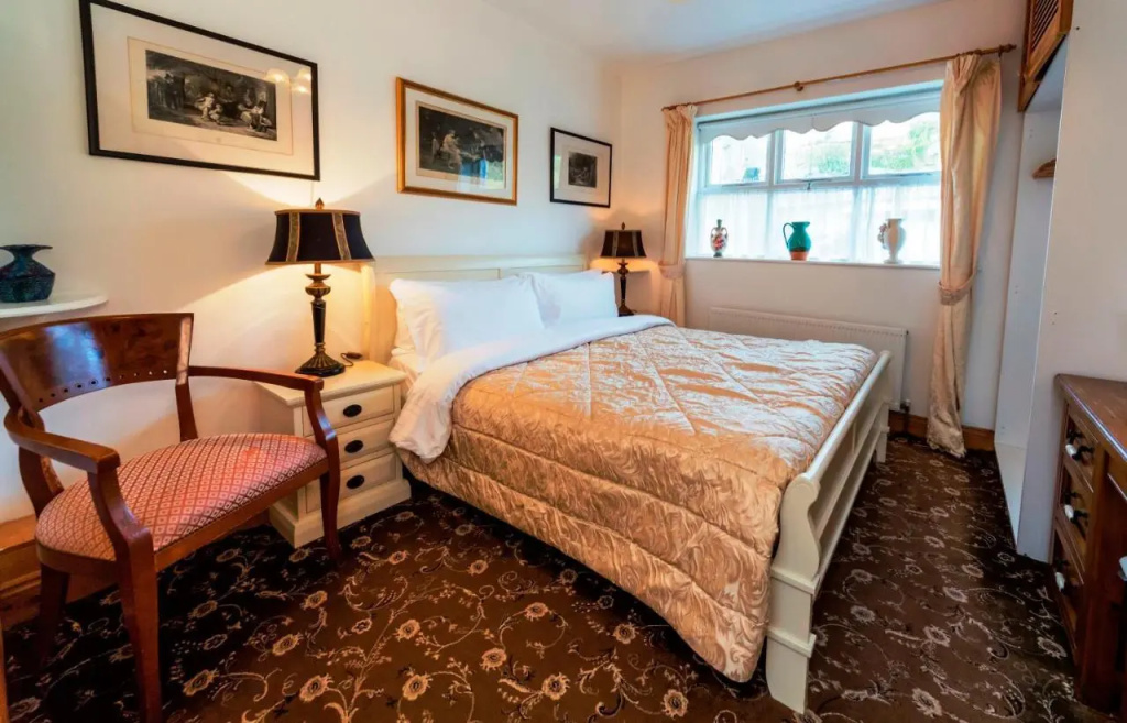 The Gallery B&B, the Glen, Kinsale ,County Cork