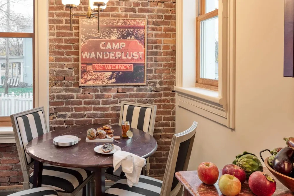 Elliot by Avantstay Historic Character Home in Great Location!