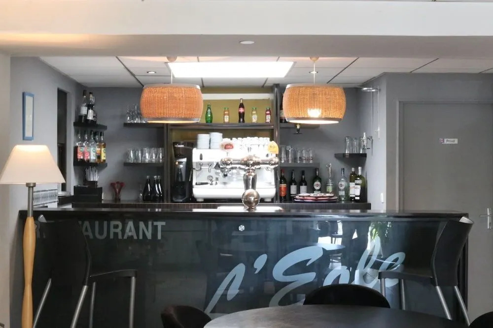 Hôtel Restaurant Clément ADER