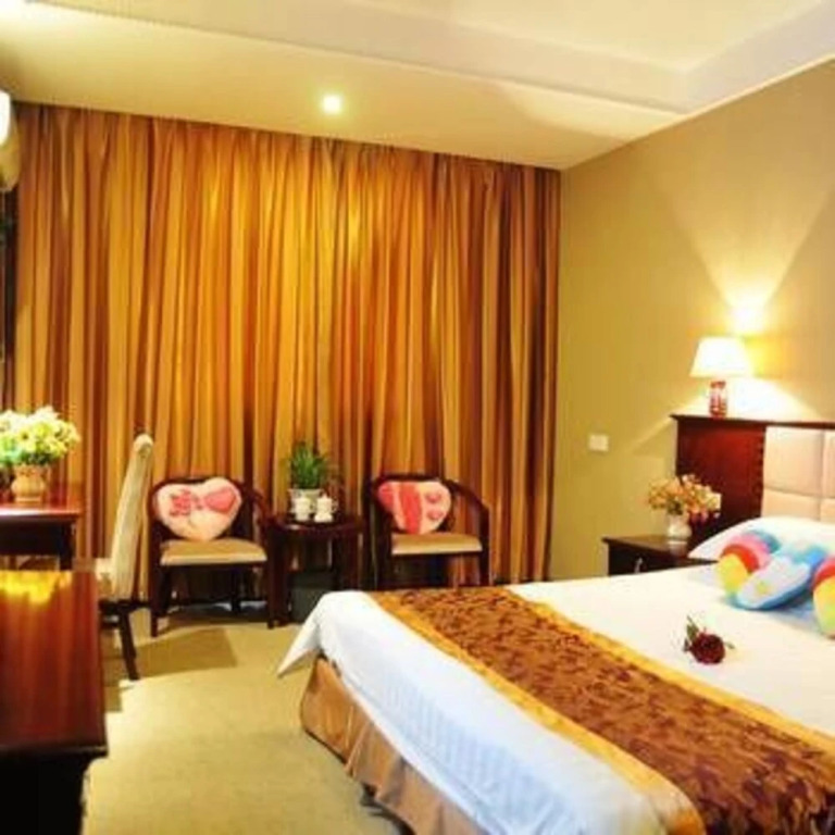 Crown Bussiness Hotel