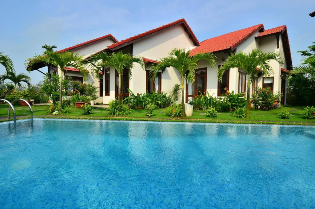 Van Lan Riviera Villas