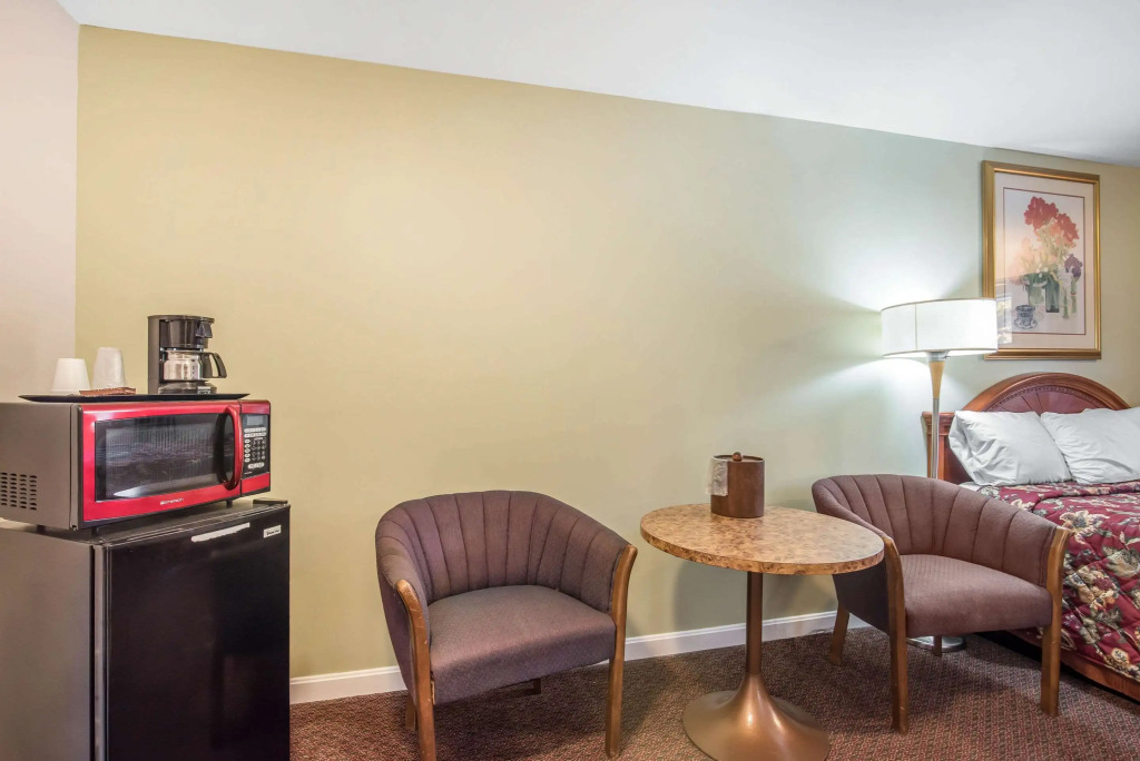Rodeway Inn Bellows Falls