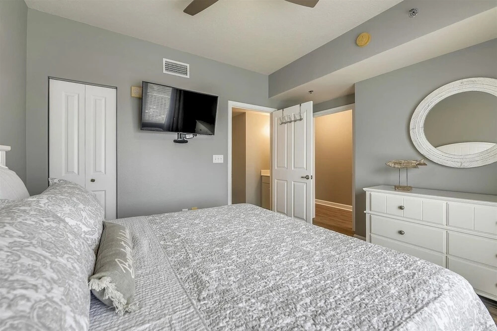 Shores Of Panama 1426 1 Bd+bunk Room, Sleeps 6. Renovated! Sunset View! Free Fun! 1 Bedroom Condo by RedAwning