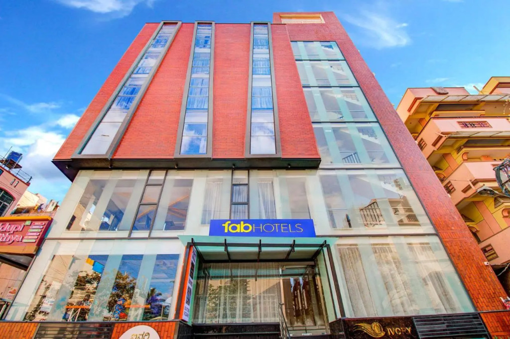 FabHotel Prime The Royal Suites - Nr Gopalan Innovation Mall