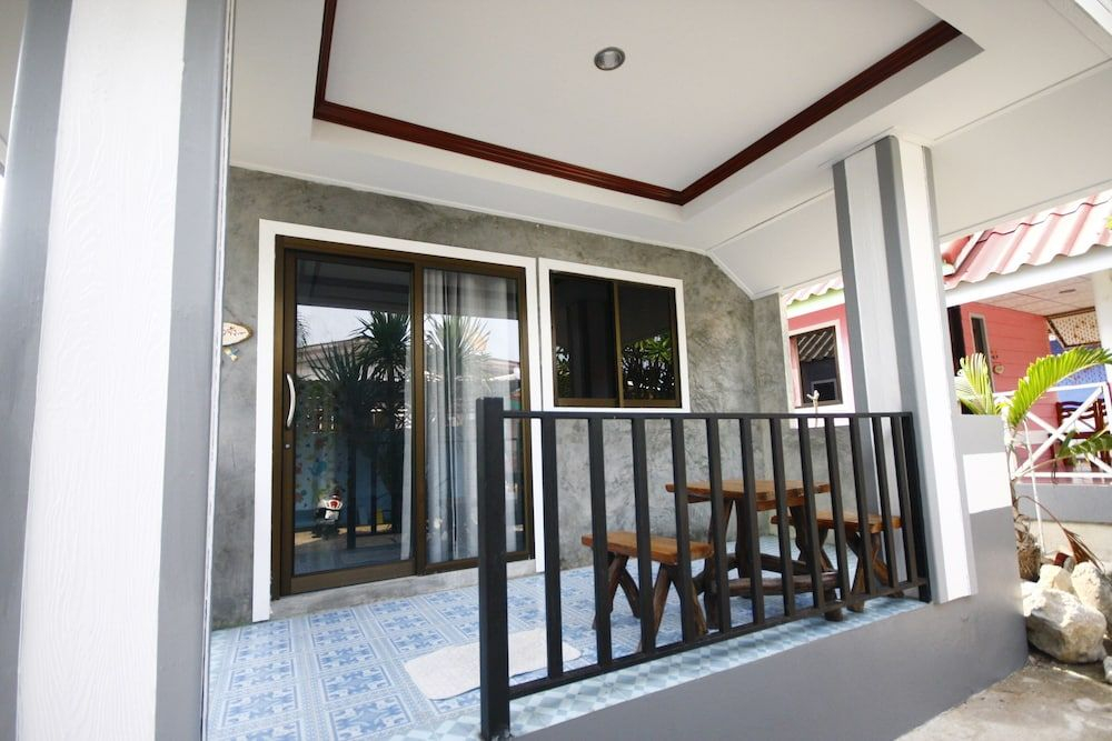 Poopreaw Koh Larn