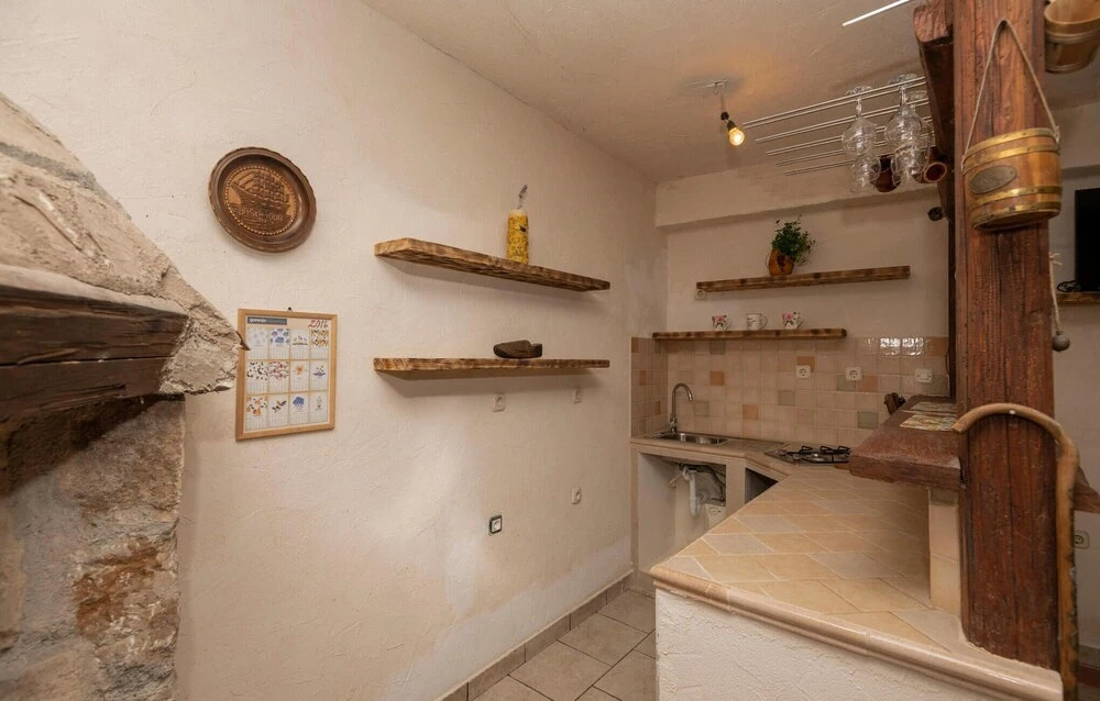 2 Bedroom Gorgeous Home In Baska Voda