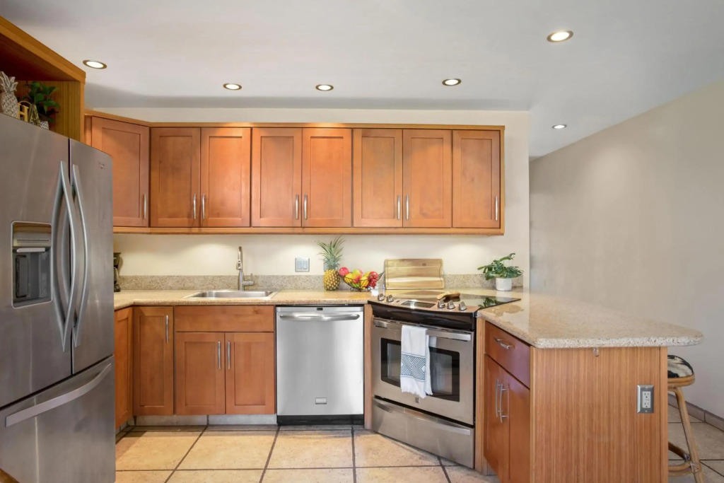 Beautiful 1 Bedroom Condo with Ocean Views | Oceanfront