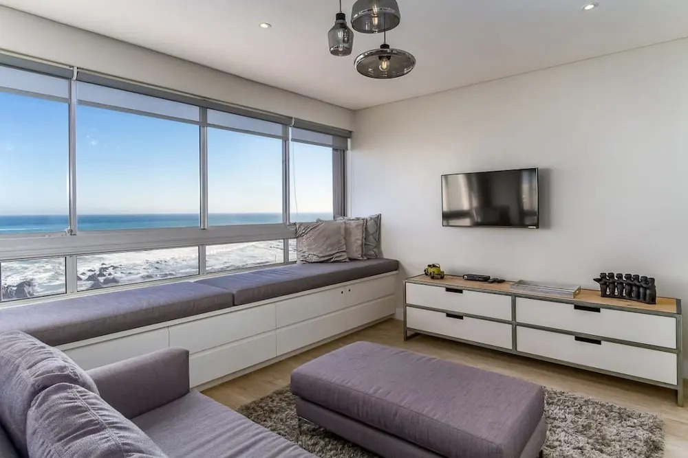 Ocean Front Apartment w Sea Views Pleasant Ways