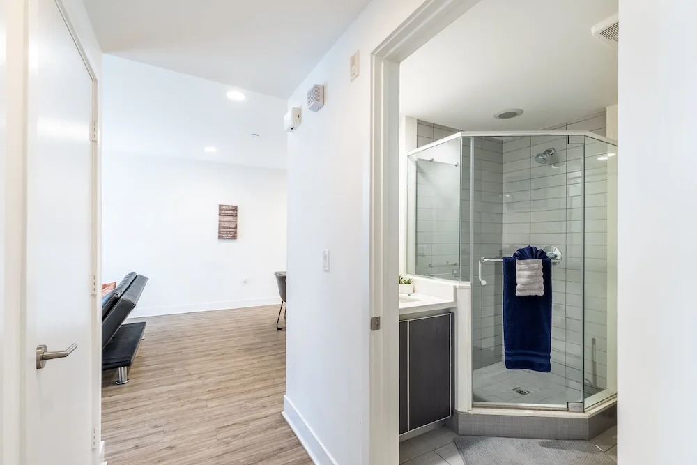 3br Fully Furnished Apartment On Sunset Blvd 3 Bedroom Apts by RedAwning