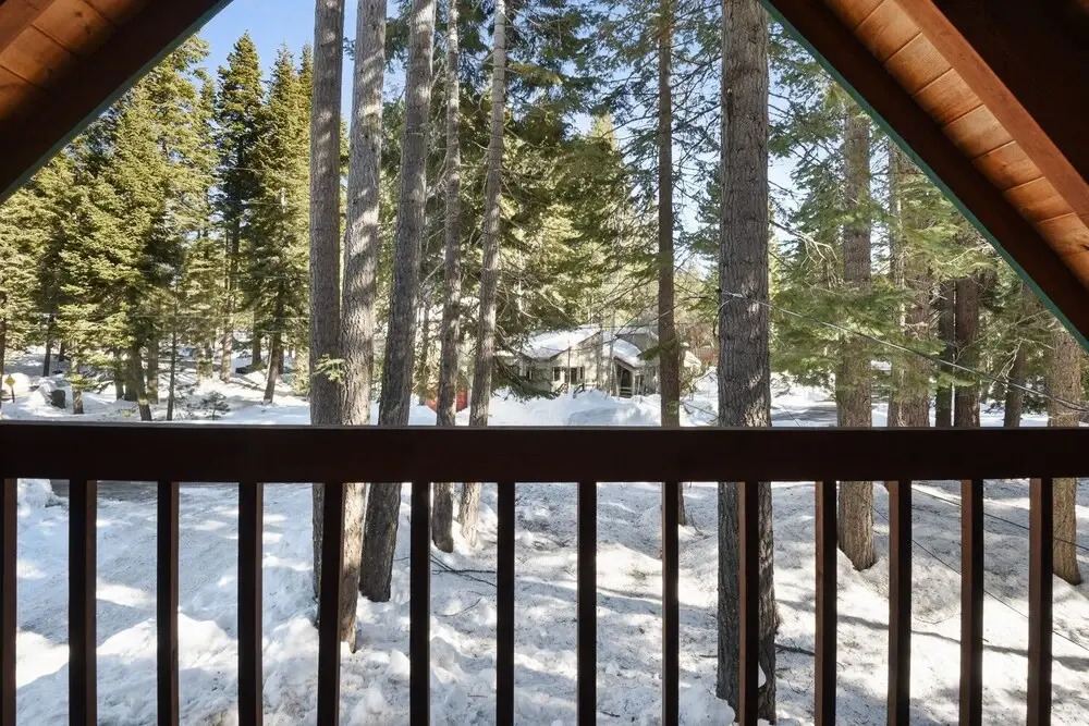 Timberline Cabin - Hot Tub 3 Bedroom Cabin by Redawning