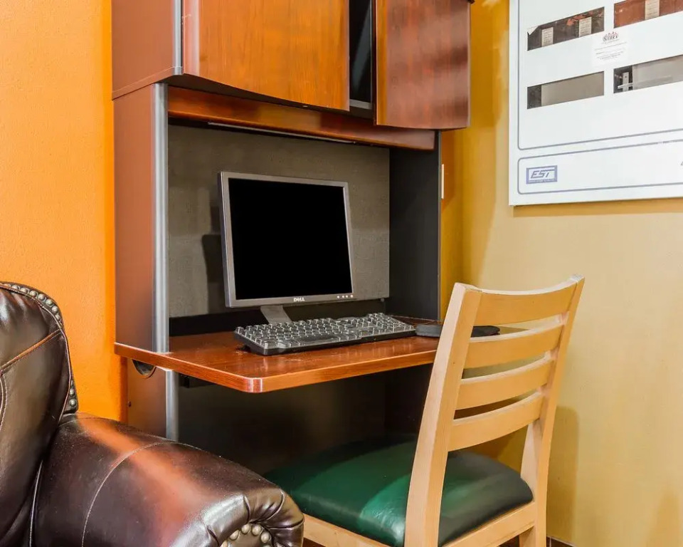 Quality Inn & Suites at Metro Center