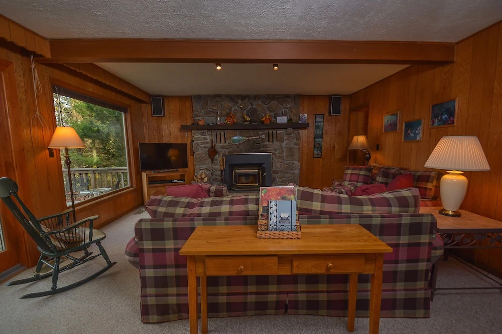 Hummingbird Hill 4 Bedroom House