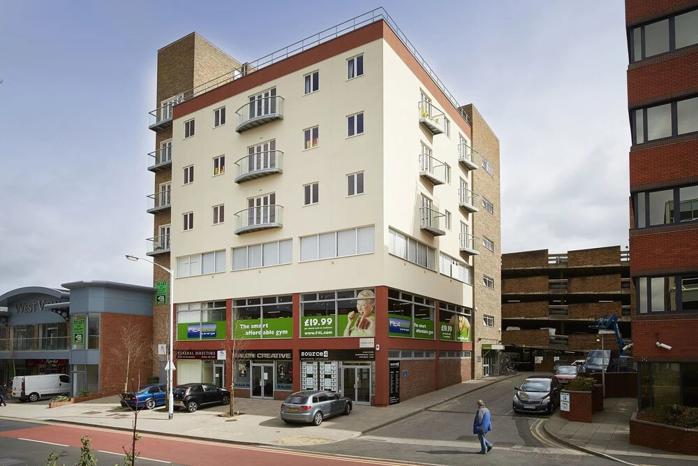 Gowring House Apartments by Esa Bracknell