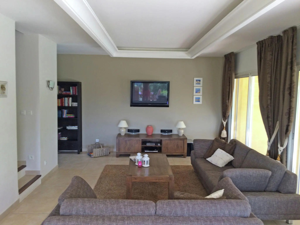 Villa in Le Muy with Private Pool and Lake