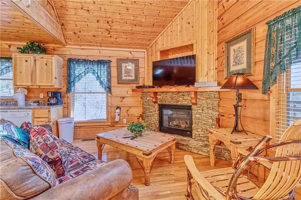 Hummingbird Hideaway - One Bedroom Cabin