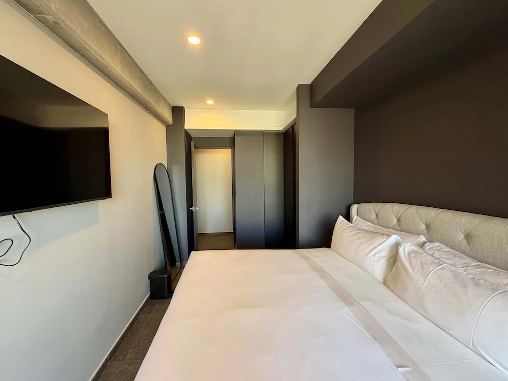 w Charming 2BR w Balcony in Tabacalera