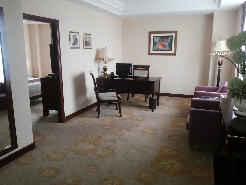 Sanlongzhongtian Hotel