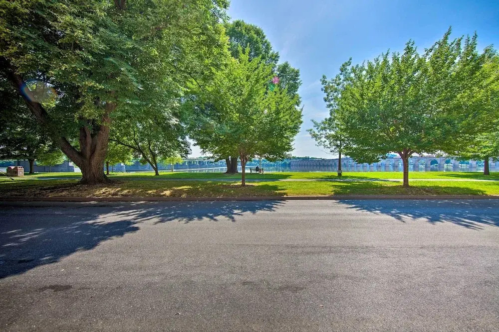 1 Mi to Dtwn: Historic Harrisburg Home
