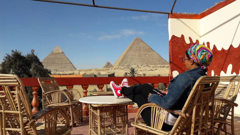 Cozy Studios Pyramids View