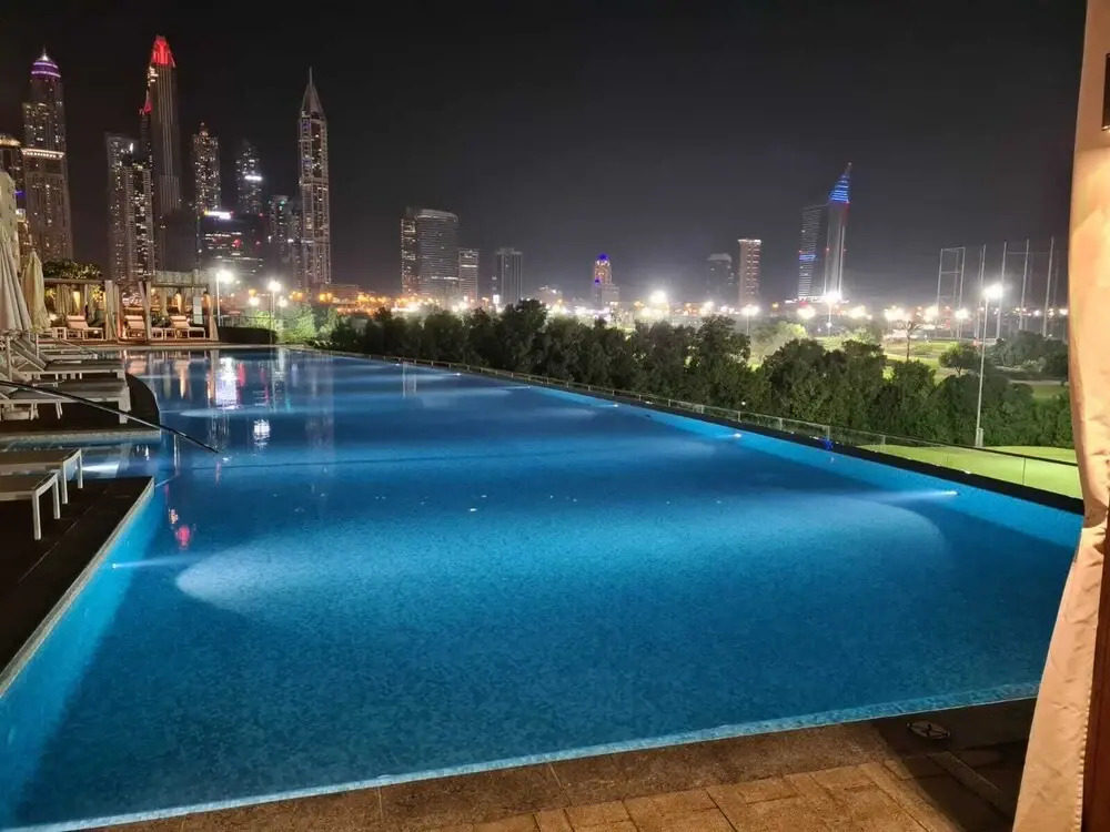 SuperHost - Spacious Apartment With Balcony and Large Pool
