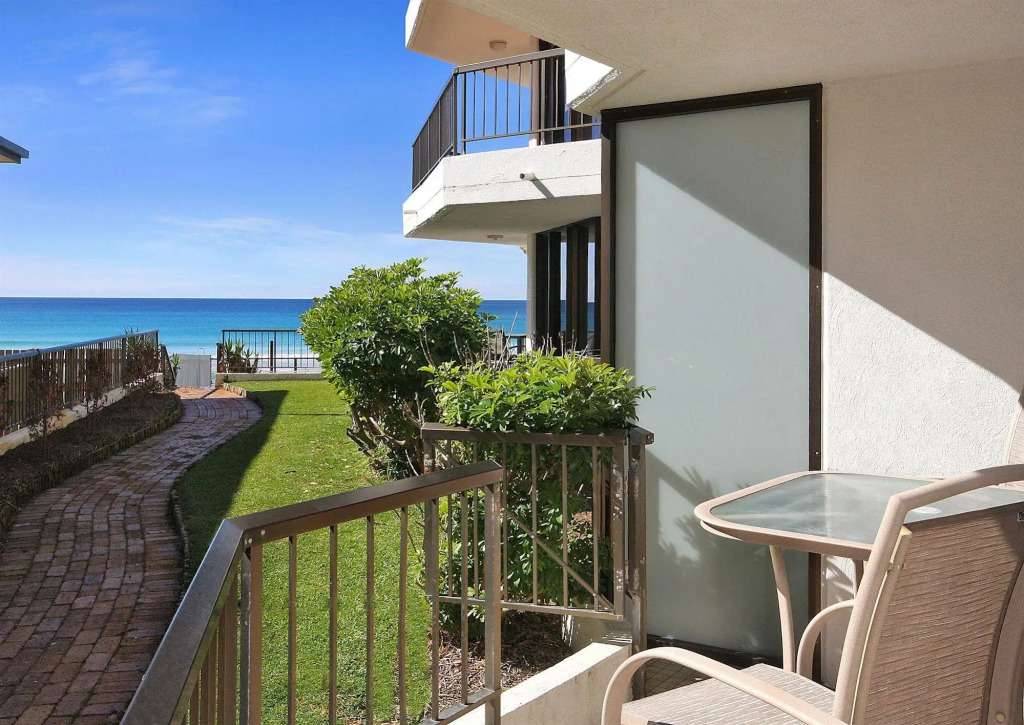 Spindrift on the Beach - Absolute Beachfront