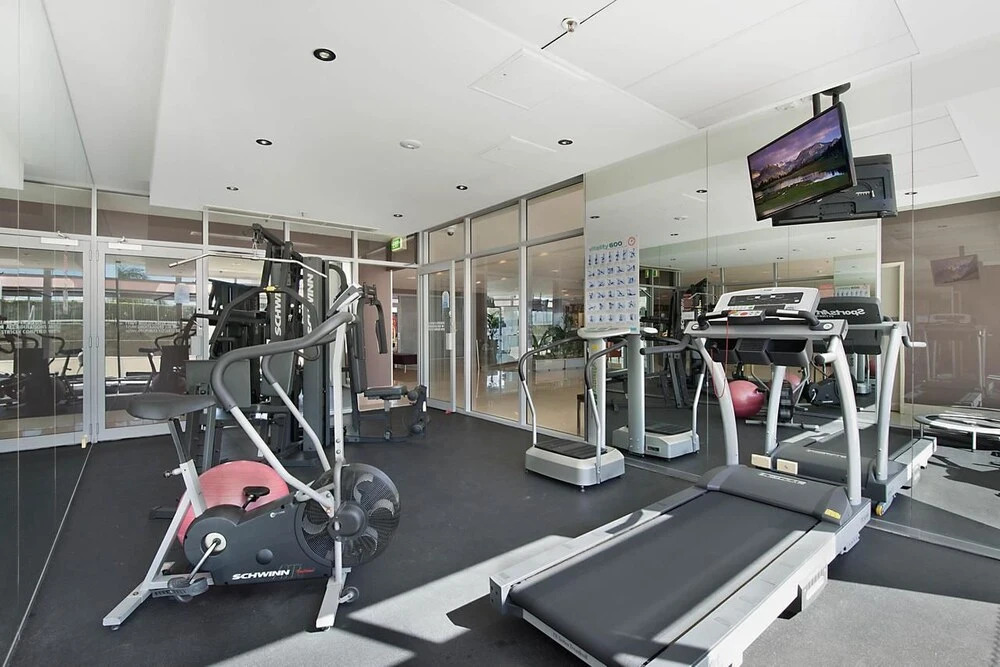 Grand Hotel Apartments Gold Coast by owner