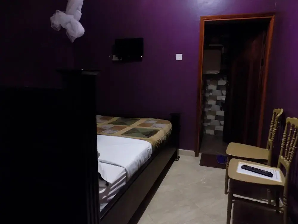 Elegant Motel